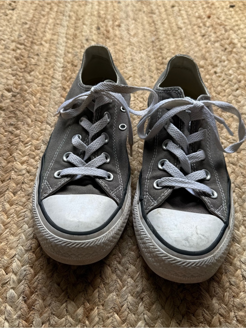 Converse Chuck Taylor All Star Womens 6 Gray Low Top Canvas Sneakers White Toe